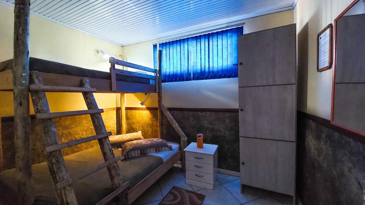 Hostel Cape Town - Cambará Екстериор снимка